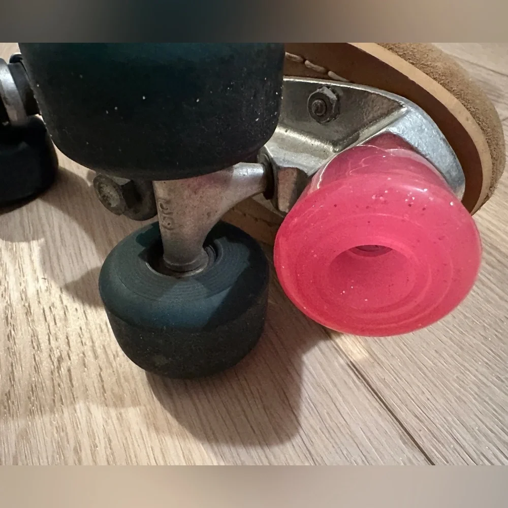 🤩🌈🛼 VINTAGE 90s Size 8 RIEDELL Tan Roller Skates - Picture 7 of 14